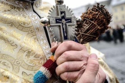 sarbatoare 6 ianuarie boboteaza sau botezul domnului in iordan o zi insemnata pentru crestinatate 695c9b429fe3f