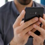 scandal intr o tara europeana dupa ce autoritatile au primit unda verde pentru confiscarea telefoanelor la granita un nou atac asupra drepturilor omului 695e358c74bd1