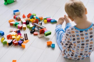 scena de cosmar in braila un copil a fost injunghiat de un alt minor pentru o simpla jucarie 696aab81aff6a