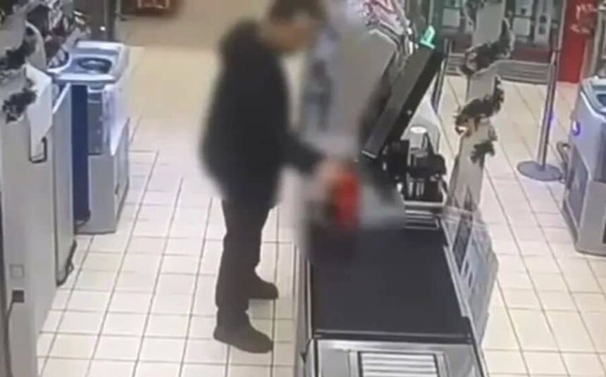 schema prin care un barbat din bucuresti a furat de mai multe ori din supermarket pacalea casele self pay 6963ce67b8c67