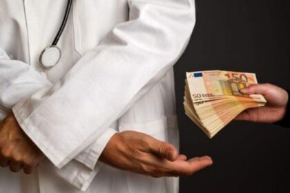 seful spagar de la iml iasi condamnat definitiv dupa numeroase mite de mii de euro de la soferi prinsi beti a cerut o pedeapsa blanda pentru ca e dependent de pacanele 696ed7e7cf262