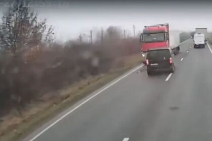 surse anchetatorii ar fi gasit substante interzise la locul accidentului din timis soldat cu sapte morti si trei raniti 697a22e4a5cd0