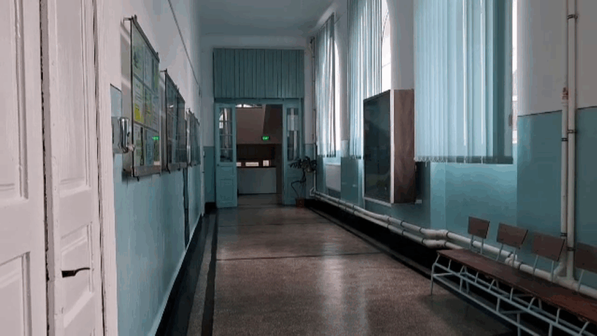 tanar de 19 ani retinut dupa ce a intrat intr un liceu din gaesti si a lovit cu bata un elev pana l a bagat in spital video 69698171c304e