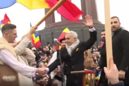 tanarul suveranist alaturi de georgescu si de mica unire astazi se celebreaza 167 de ani de la unirea principatelor 6974eb2bb5cee