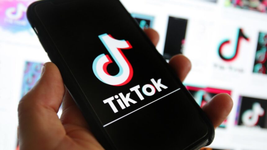 tiktok scapa de interdictia din sua acord istoric si noua entitate americana trump sunt foarte fericit ca am contribuit la salvarea tiktok 69731c6d0e05d