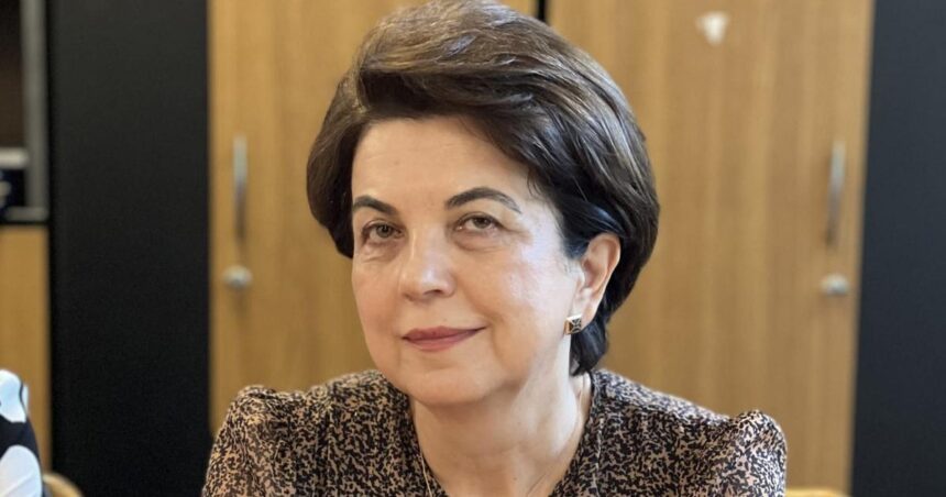 tot mai multi parinti sunt nemultumiti de editurile care isi promoveaza cartile in scoli rodica leonties inspector scolar general trage un semnal de alarma 696982dc191bd