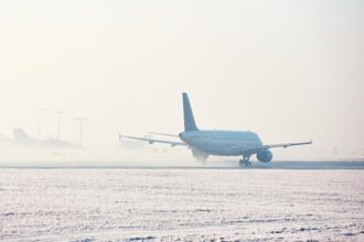 trafic aerian in conditii de iarna pe aeroporturile din bucuresti fara perturbari anuntul cnab 6960b0a4c0f02