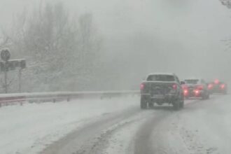 trafic aglomerat pe dn1 cu coloane de masini la comarnic busteni si sinaia cozi de de 7 kilometri 695905b763461