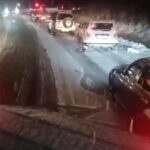 trafic blocat pe dn 67c sectorul novaci ranca turistii si au parcat masinile pe marginea drumului video 69581db170c2f