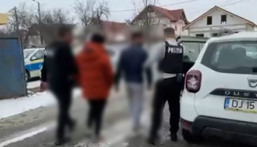 trei gorjeni au fost retinuti dupa ce s au incaierat intr o sala de jocuri de noroc din filiasi 696f497a28d9f