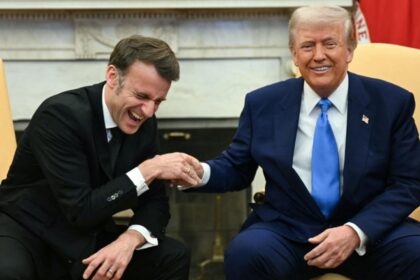 trump continua sa ameninte europa franta vizata de taxe de 200 la vin si sampanie dupa refuzul lui macron de a se alatura consiliului pentru pace 696f24433863e