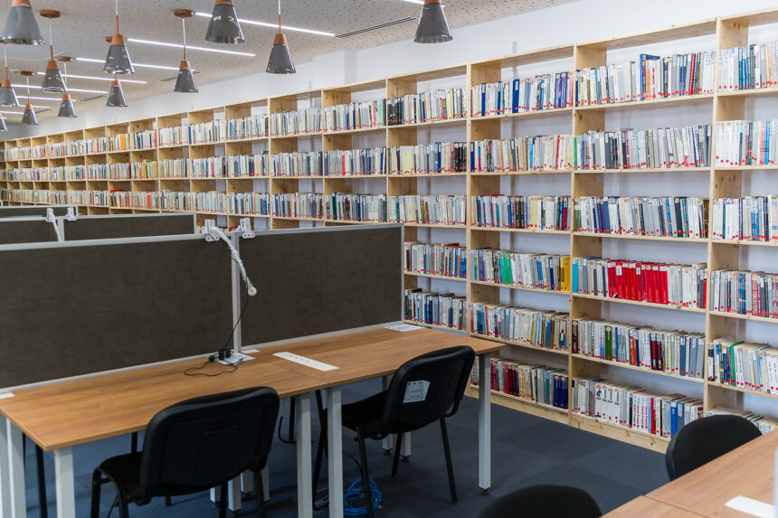 uaic a deschis biblioteca facultatilor de litere si istorie 696652998d195