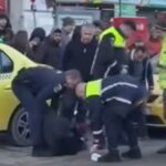 un barbat din iasi a fost atacat in plina strada de un necunoscut cu spray lacrimogen agresorul avea asupra sa si un cutit video 696b51786914c