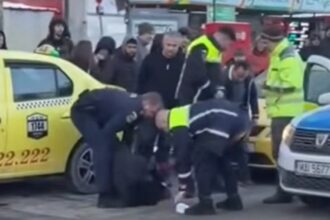 un barbat din iasi a fost atacat in plina strada de un necunoscut cu spray lacrimogen agresorul avea asupra sa si un cutit video 696b51786914c