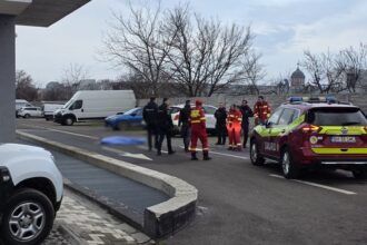 un copil a murit dupa ce a cazut dintr un bloc din oradea 6977166d2a098