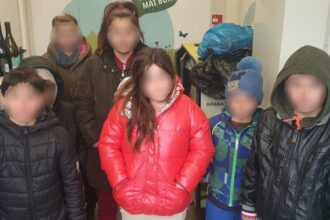 un copil din bistrita a ramas fara voucherele returo de la aparatul de reciclare dupa ce a fost talharit de un grup de minori 6973927cba9ab