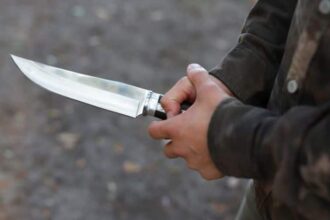 un fochist de la colegiului pedagogic din craiova injunghiat de 12 ori pe strada agresorul este de negasit 696776b2416bf