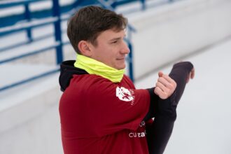 un iesean alearga 420 km pentru copiii cu dizabilitati pe traseul unirii de la bucuresti la iasi 696c87c5688e5