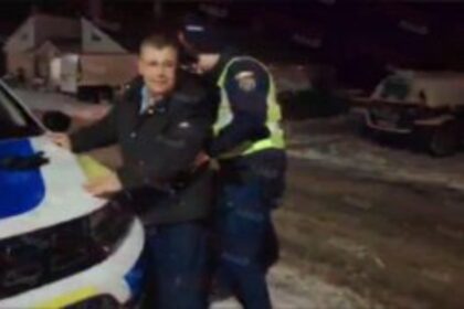 un primar din vaslui retinut de politie dupa ce a fost prins baut la volan edilul a intrat cu masina intr un sant video 6960c7ffbdaf6