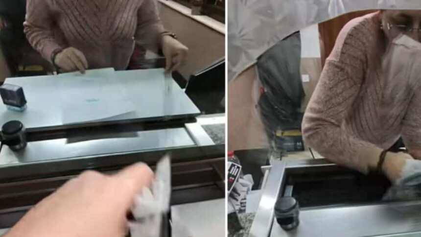 un sucevean a platit impozitul cu cinci kilograme de monede video 6963c0675cc96