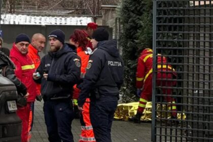 un tata si fiul sau s au aruncat de la etajul 10 din cauza saraciei au lasat in urma doar rucsacurile toata averea lor 695d673bb3b53