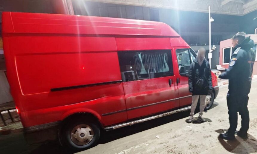 un urmarit international oprit la frontiera 696e55ce9a011