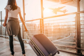 video noi reguli pentru calatoriile cu avionul bagaj de mana gratuit compensatii pentru intarzieri anuntul parlamentului european 697d8dfc7f391 2