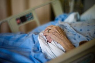 vremea geroasa continua sa faca victime o batrana a fost gasita aproape inghetata in casa in care locuia 6963790d267fe 2