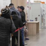 zeci de mii de romani au fost luati prin surprindere dupa plata taxelor au descoperit ca mai figureaza cu datorii la stat 695e4cb446187