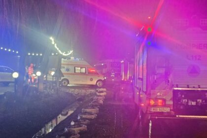 accident crunt la motca un autotren si un autoturism avariate grav dupa impact video 6992039cc8f4c 1