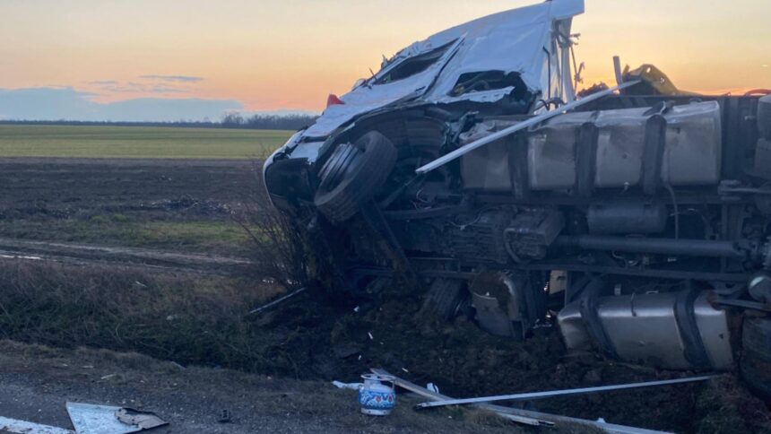 accident mortal intre doua autotrenuri pe dn 56a in mehedinti 6995f80f9a298