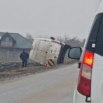 accident rutier la iesirea din tiganasi spre plugari trafic blocat mai multe autoturisme ajunse in sant 6985922fd09f1