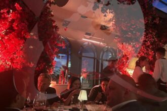 anca alexandrescu a prezentat imaginile care arunca in aer scena politica finantatorul lui nicusor dan intalnire secreta cu fugarul sebastian ghita foto 699e0eaa1bfb3