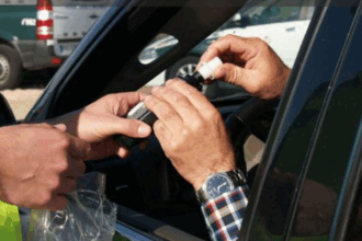 aviz amatorilor ce au patit doi barbati care au alertat politia din iasi ca un sofer conduce beat 69982a61f2999