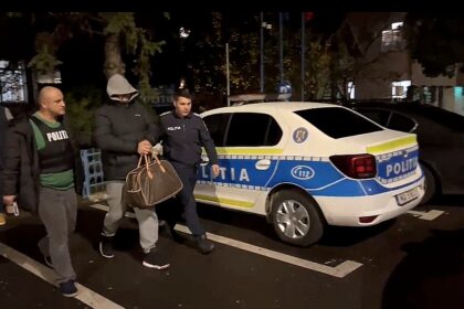 barbat din arges retinut dupa ce si a agresat sotia in mod repetat in timp ce se deplasau cu autoturismul 698227fb0da9b