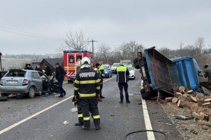 barbat incarcerat si alte doua persoane inconstiente dupa un grav accident rutier la popricani 69a3248d23e84