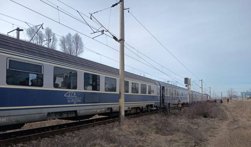 barbat lovit mortal de un tren intercity in zona pacurari din iasi 69808219bc4cd 1