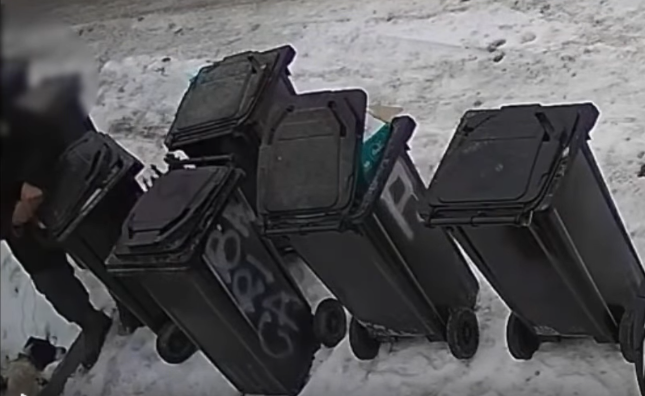 batran amendat dupa ce a legat un caine cu sarma si l a abandonat langa tomberoane 69a0548c060e9