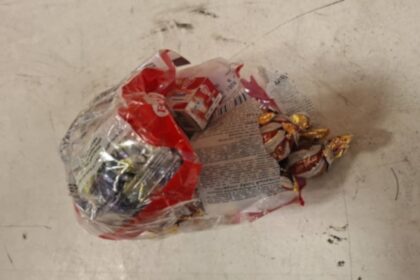 bomboane cu aroma exploziva 50 de cartuse nepercutate ascunse intr o punga cu dulciuri descoperite la albita 69a1627beb46e