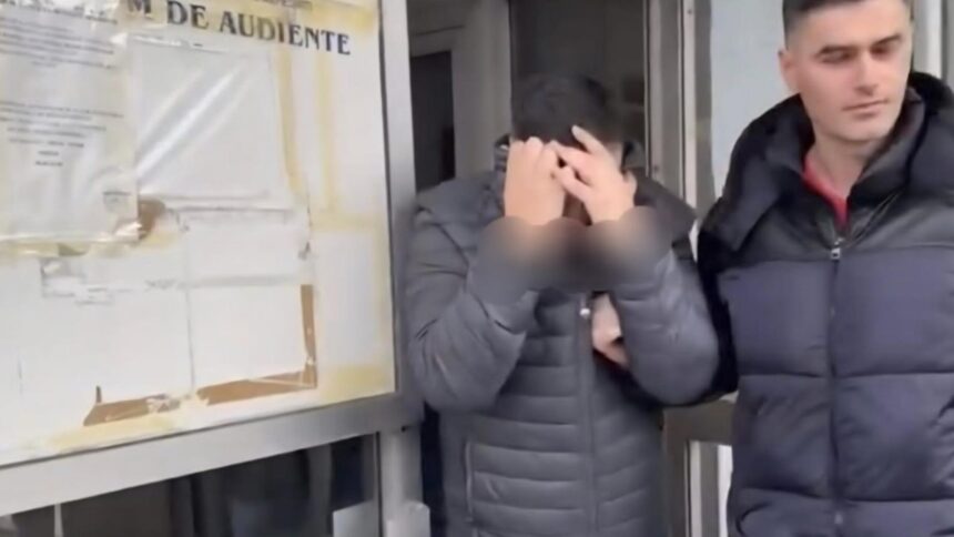 brancardier din drobeta turnu severin retinut dupa ce a primit mita pentru angajarea unui asistent medical 698f54c4bb187