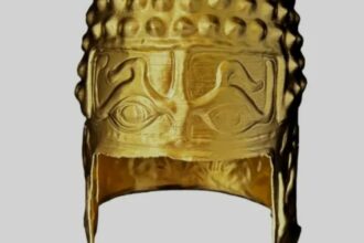 cat costa o replica a coifului de la cotofenesti pe internet pe care romanii o poarta in poze ca pe un trofeu 69835547ea04b