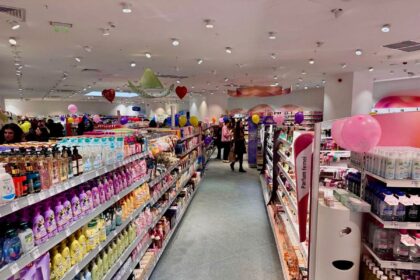 cea mai mare locatie din regiunea moldovei a dm drogerie markt s a deschis in palas trei zile cu reduceri de 15 la toate produsele 6984ba2bb9359