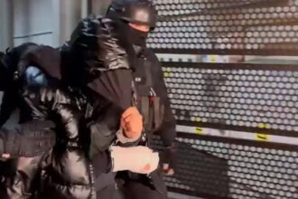 cine este criminalul romanului care a construit un sat romanesc in sua tanarul a fost audiat de politie video 6992178b32615