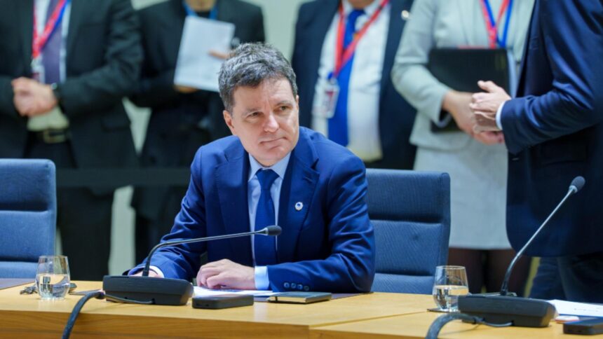 consilierul lazurca vede numai parti bune in vizita premierului dan la consiliul de pace am fost mai putin izolati decat se spune 6999f5fc45bc6