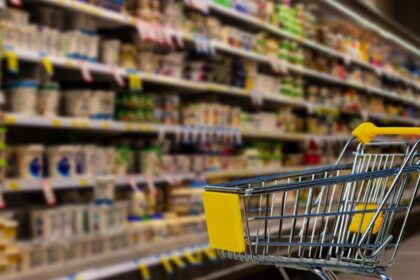 consumul 60 din pib in scadere accentuata risc urias de recesiune 699e9202626bb