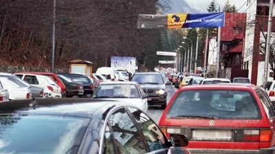 cozi uriase pe dn1 spre valea prahovei la inceputul vacantei de schi trafic blocat in comarnic si busteni 698f458029bcf