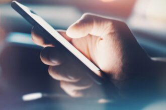 cum au fost pacalite doua persoane sa trimita bani dupa ce au primit mesaje de la indivizi care se dadeau drept prietenii lor 6984b5dd9eff1