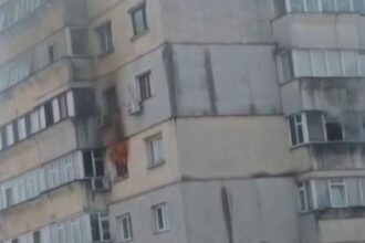 de la ce ar fi izbucnit incendiul in blocul din nicolina 699ad0ef09cf7