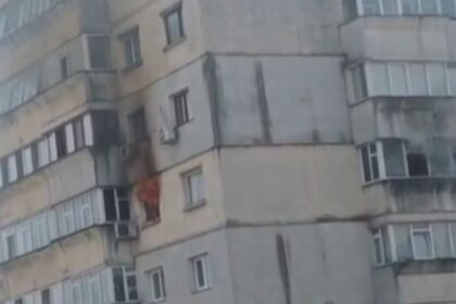 de la ce ar fi izbucnit incendiul in blocul din nicolina 699ad0ef09cf7