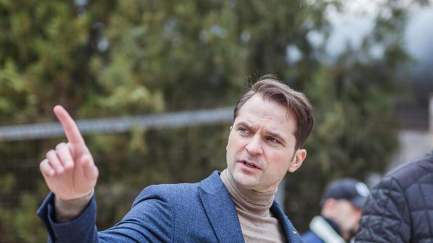 derapaj grav din partea lui sebastian burduja consilierul lui ilie bolojan la stat lucreaza oameni incompetenti hoti sau nebuni 698c7bdd0aec0